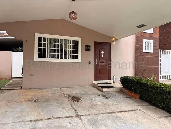 268626. Se vende casa amoblada, 4 recámaras, 4.5 baños, den, 300m - Imagen 2