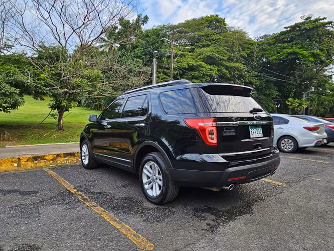 Ford Explorer 2013 – 97,000 km – 7 pasajeros - Imagen 2