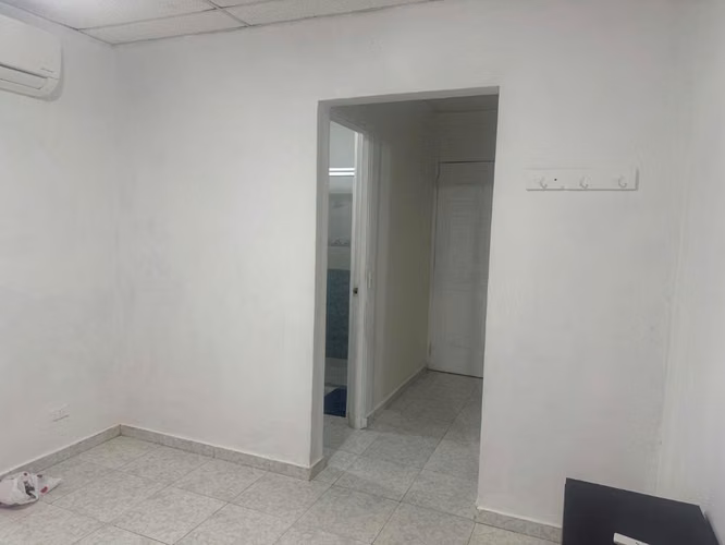 Se Alquila cuarto con baño privado - Imagen 4