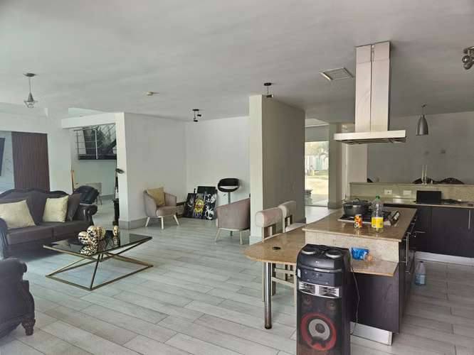ALQUILER DE CASA CON LINEA BLANCA EN COSTA SUR - Imagen 4