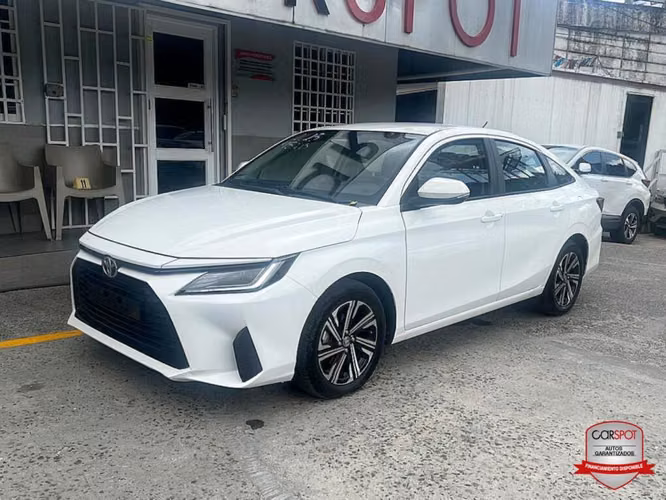 Toyota Yaris E 2023 Automática EG8251