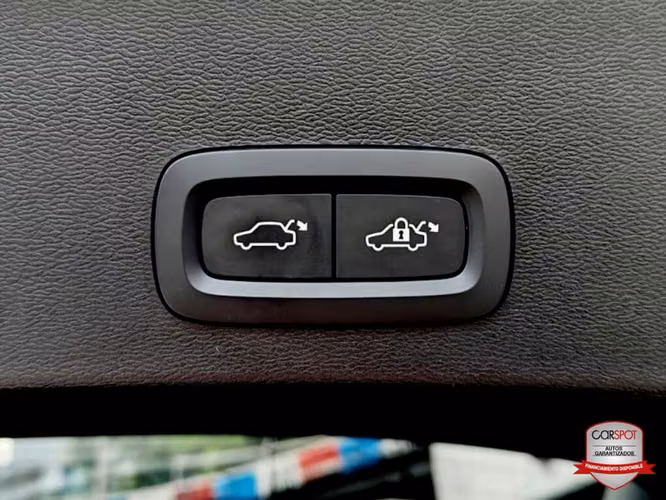 Volvo XC40 B5 2022 Automática EE0955 - Imagen 8