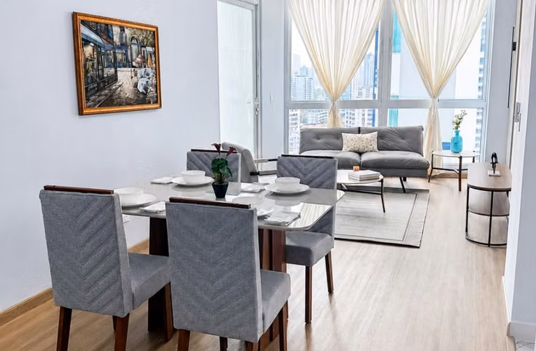 RENTAL OF APARTMENT IN THE COSMOPOLITAN BUILDING, FURNISHED