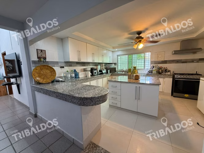 Venta de Casa de Playa en Playa Corona, San Carlos