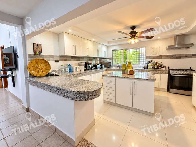 Venta de casa frente al mar en San Carlos, con acceso a la playa y 5 recámaras - Imagen 10