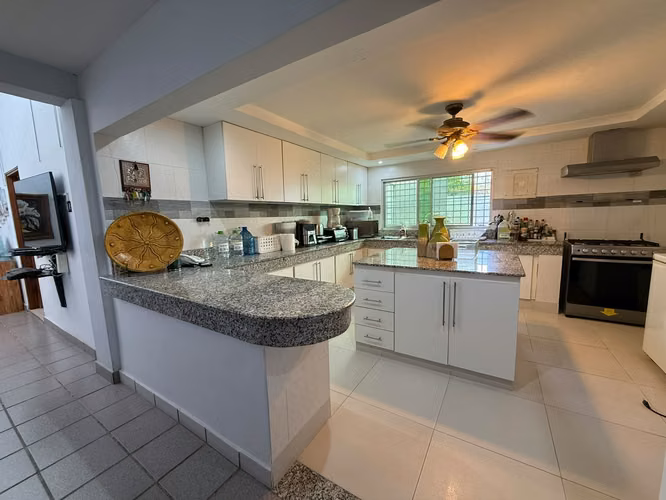 Venta de Casa de Playa en Playa Corona, San Carlos - Imagen 4