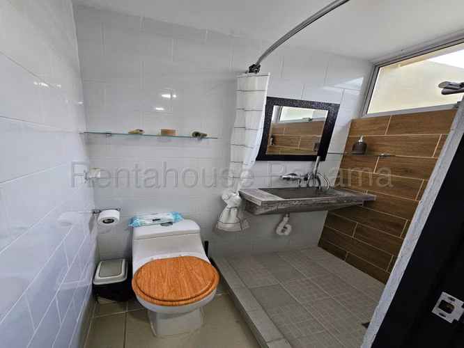 Venta de Casa Amoblado en Costa Sur Costa Sur Village EC