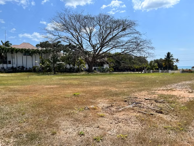 Rio Hato. Quintas Sol y Mar. Terreno 3232mts $420,000.00neg - Imagen 8