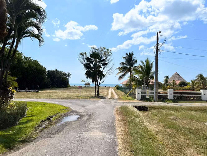 Rio Hato. Quintas Sol y Mar. Terreno 3232mts $420,000.00neg - Imagen 10