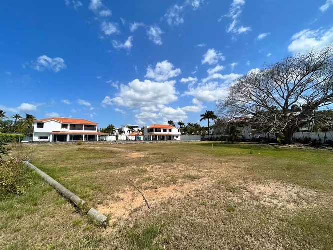 Rio Hato. Quintas Sol y Mar. Terreno 3232mts $420,000.00neg - Imagen 7