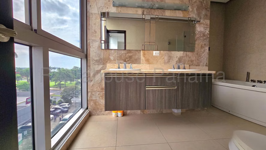 RR VENTA DE APARTAMENTO EN AVENIDA BALBOA PH RIVAGE - Imagen 8