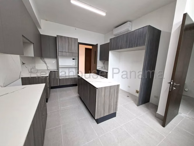 RR VENTA DE APARTAMENTO EN PAITILLA PH SEA POINT