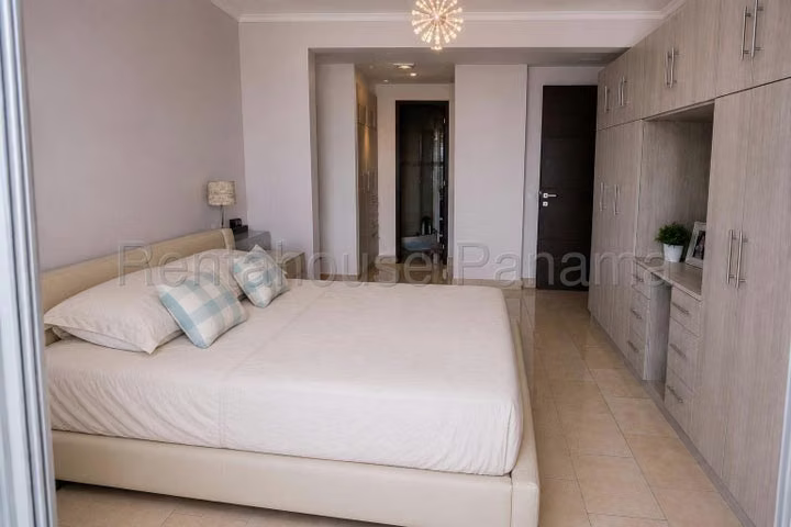 Venta de Apartamento en Punta Pacifica J1014GRR
