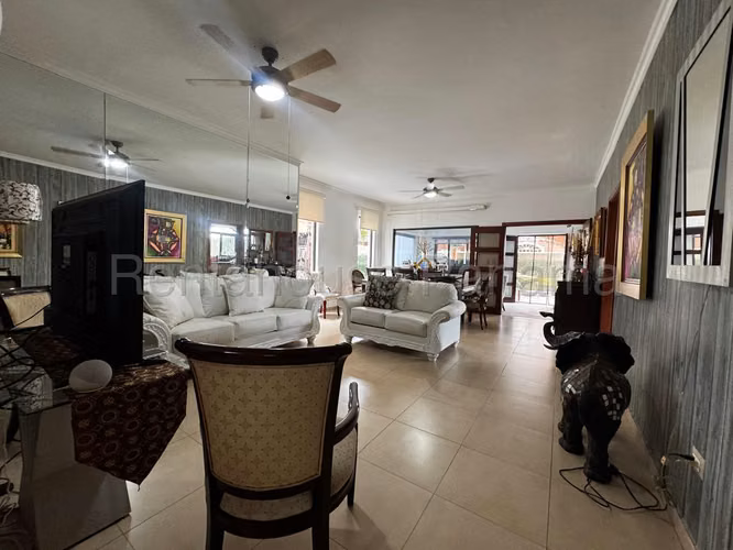 Venta de Casa en Costa Sur El Doral KF