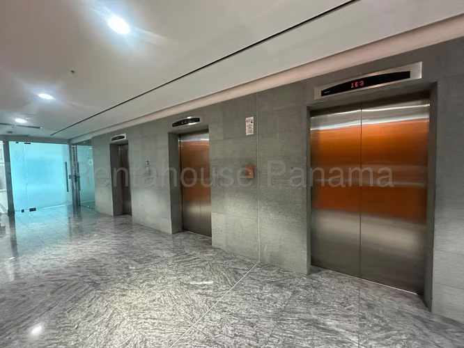 VENDO Oficina en venta en Santa María Business District 129m2 - Imagen 19