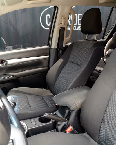Toyota Hilux 2022 | 33,000 km | 4x4 | Totalmente Equipada - Imagen 9