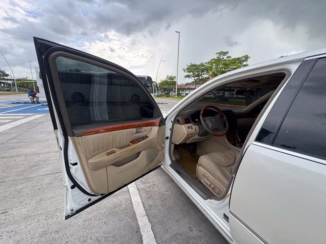 2004 LEXUS LS430 - Imagen 6