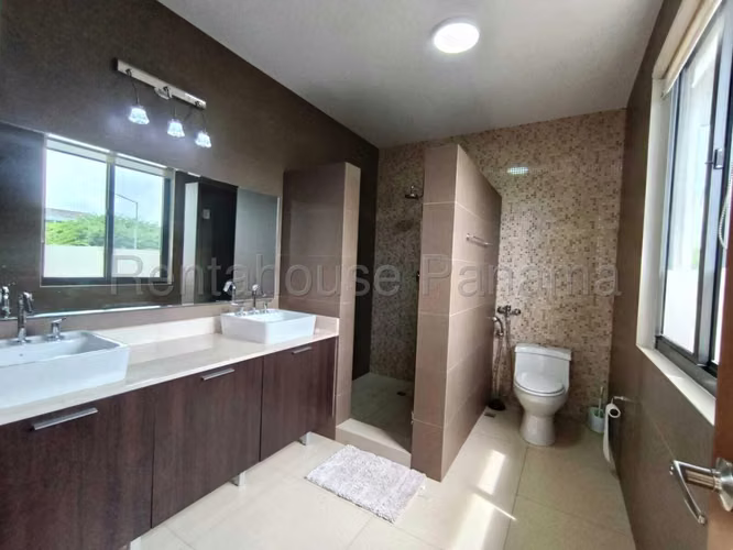 Alquiler de Casa en Panama Pacifico River Valley Solo Cliente Directo LFC