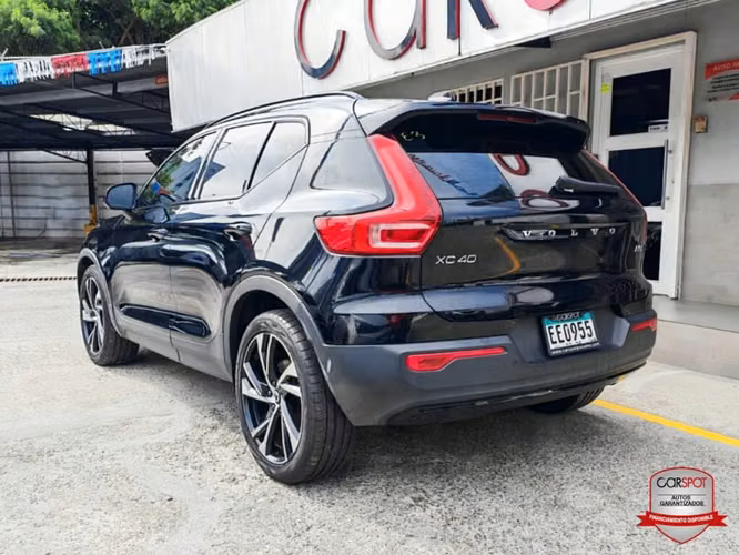 VOLVO XC4O R DESIGN 2022 - Imagen 3