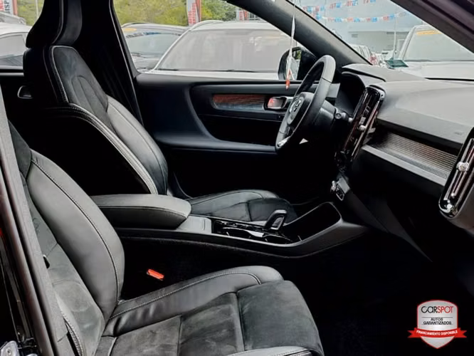 VOLVO XC4O R DESIGN 2022 - Imagen 8