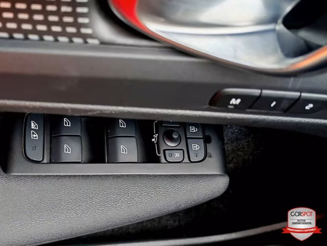 VOLVO XC4O R DESIGN 2022 - Imagen 14