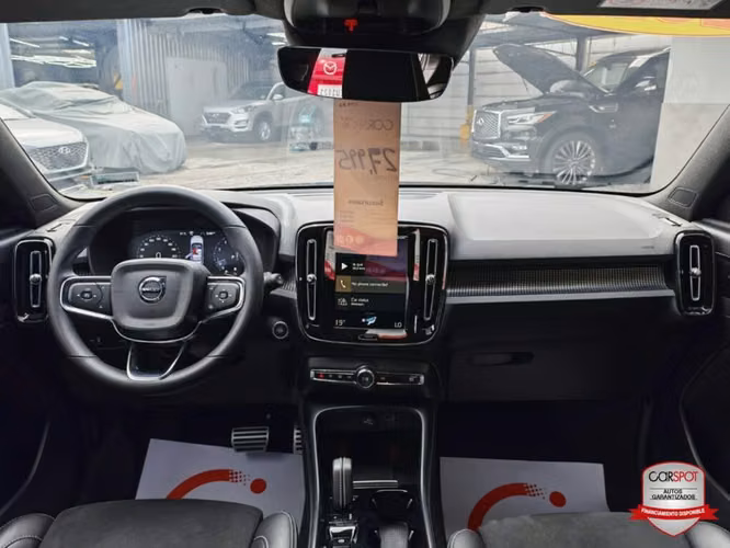VOLVO XC4O R DESIGN 2022 - Imagen 10