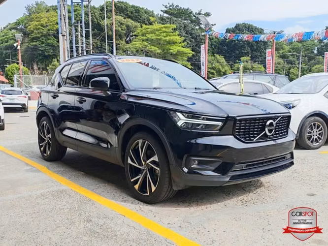 VOLVO XC4O R DESIGN 2022 - Imagen 2