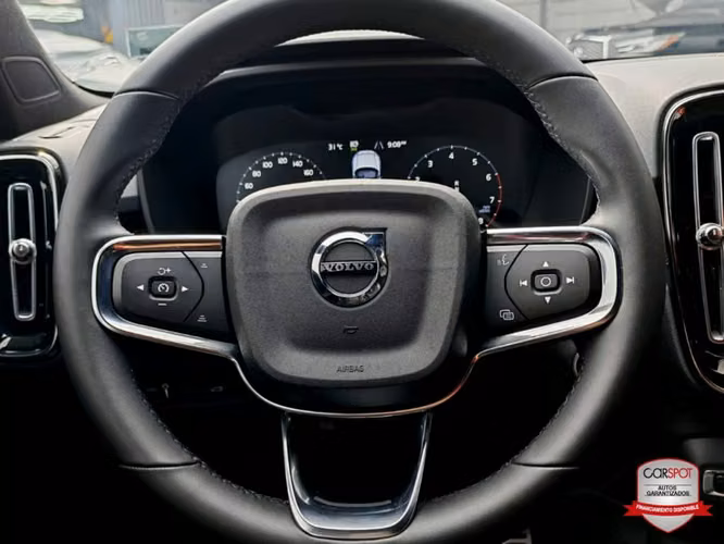 VOLVO XC4O R DESIGN 2022 - Imagen 11