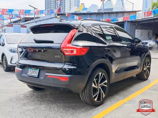 VOLVO XC4O R DESIGN 2022 - Imagen 7