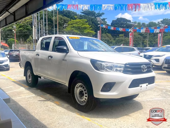 TOYOTA HILUX 4X4 2024 - Imagen 2