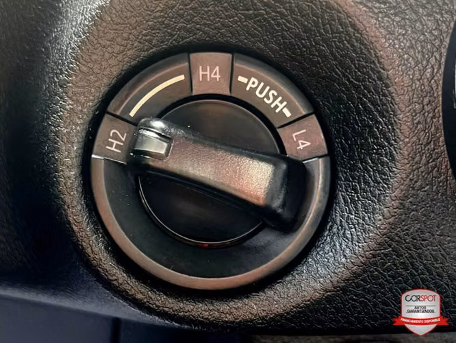 TOYOTA HILUX 4X4 2024 - Imagen 8