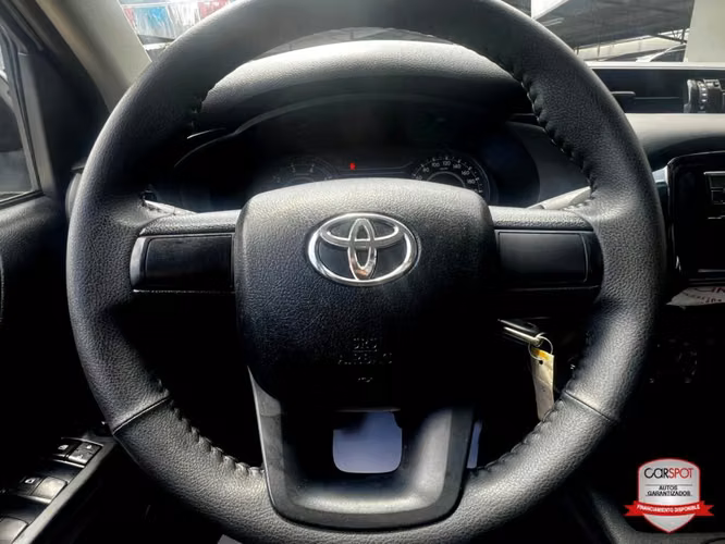 TOYOTA HILUX 4X4 2024 - Imagen 12