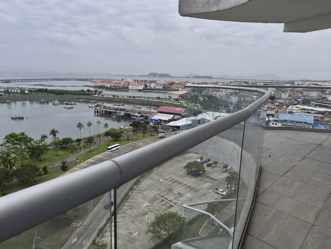 APARTAMENTO EN VENTA FRENTE AL MAR - Imagen 2