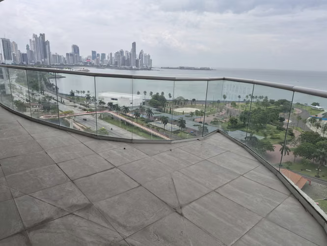 APARTAMENTO EN VENTA FRENTE AL MAR - Imagen 3