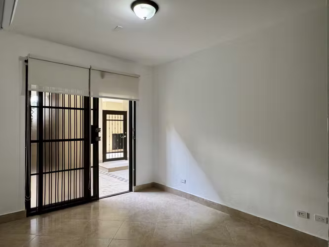 Se alquila apartamento en Embassy Club - Imagen 18