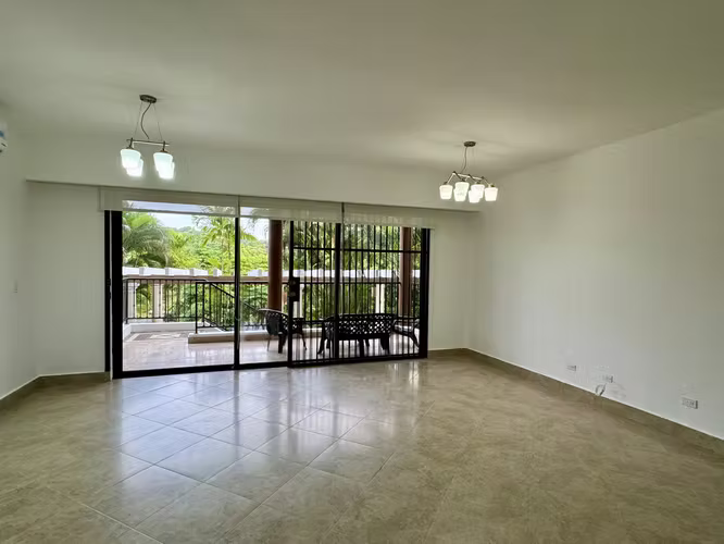 Se alquila apartamento en Embassy Club - Imagen 7
