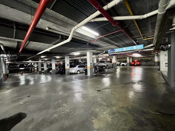 LOCAL COMERCIAL DE 160 MTS2 EN VÍA PORRAS - Imagen 10