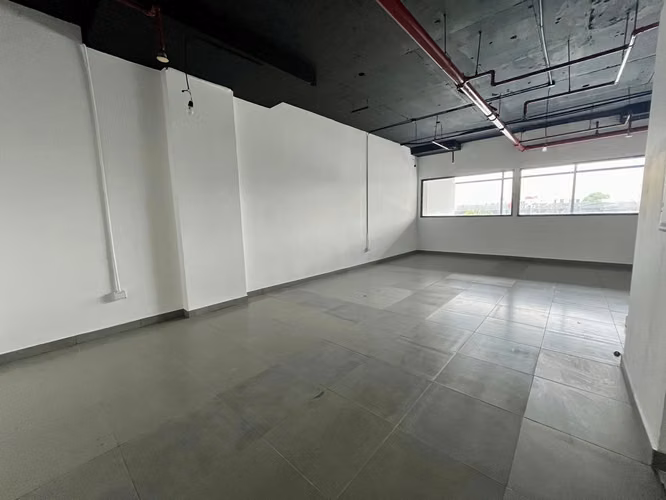LOCAL COMERCIAL DE 160 MTS2 EN VÍA PORRAS - Imagen 9