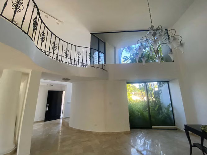 Casa en El Carmen – Alquiler y Venta