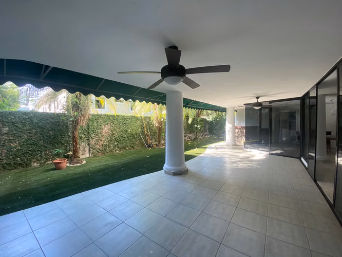 Casa en El Carmen – Alquiler y Venta
