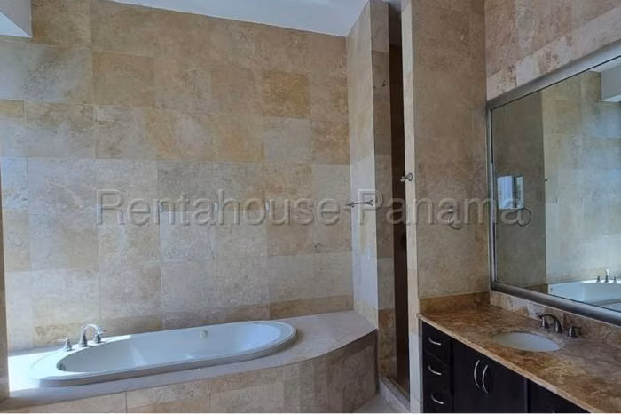 Apartamento en venta PH Ocean One Costa del Este