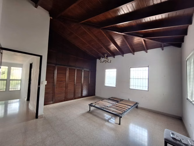 Casa en el Dorado de dos Niveles y 4 Parking - Imagen 8