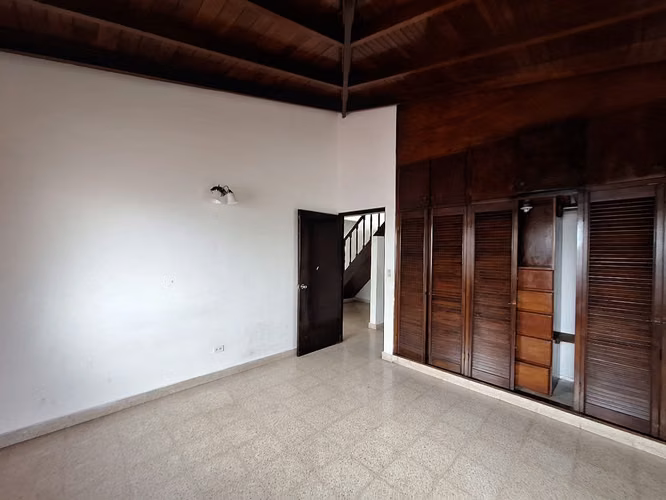 Casa en el Dorado de dos Niveles y 4 Parking - Imagen 10