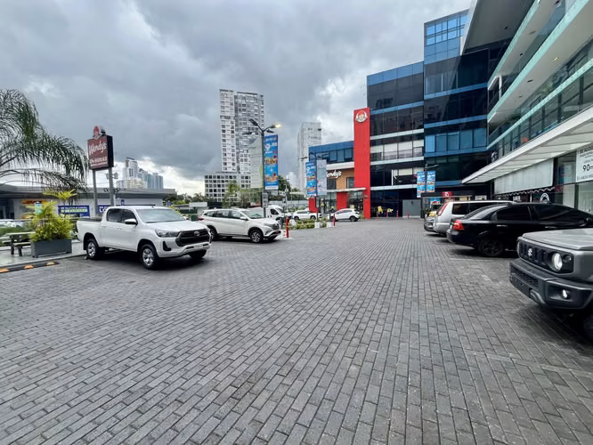 LOCAL COMERCIAL DE 90 MTS2 EN VIA PORRAS - Imagen 10