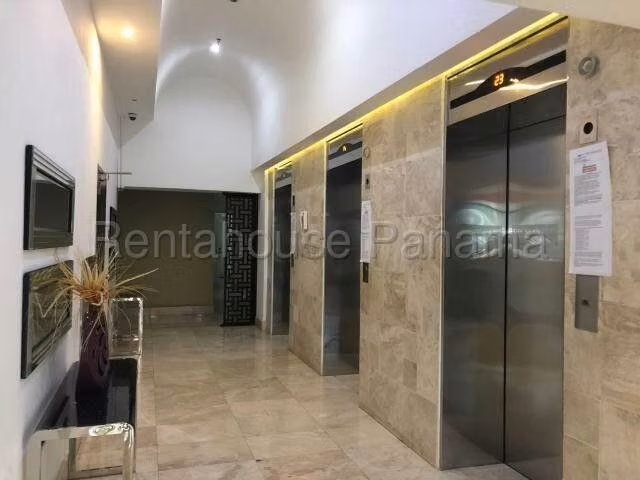 Oportunidad Venta de Apartamento en Bella Vista The Seawaves 27YCG337