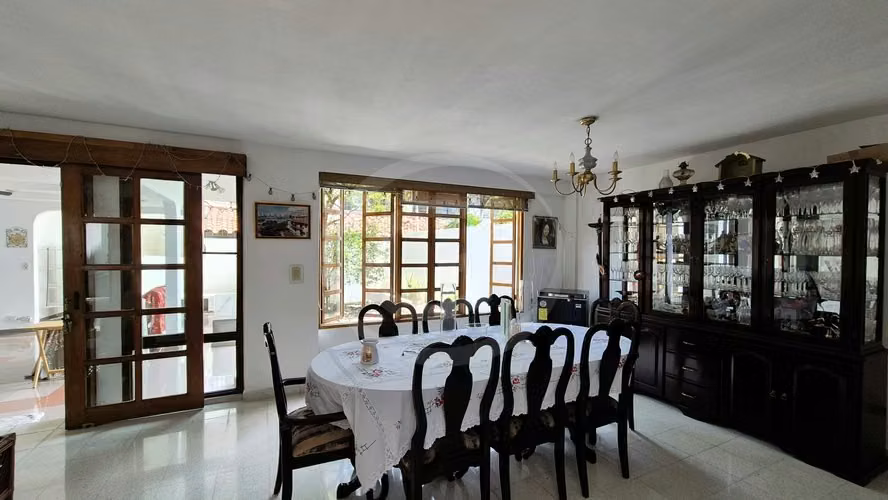 Venta Casa La Alameda, terraza, ático, excelente ubicación. Precio Oportunidad. - Imagen 3