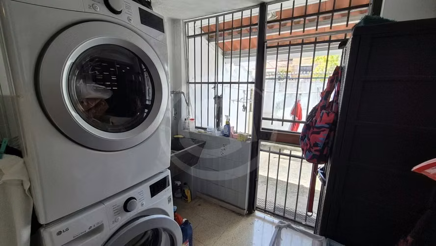 Venta Casa La Alameda, terraza, ático, excelente ubicación. Precio Oportunidad. - Imagen 18