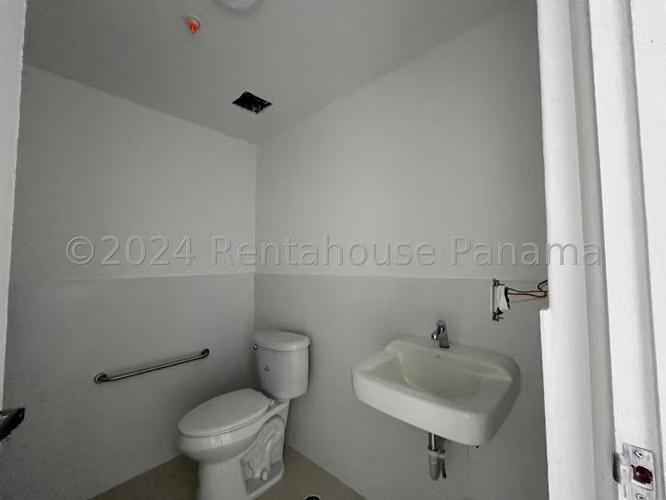 Se Vende Galera en Parque Lefevre LA27-1079 - Imagen 3