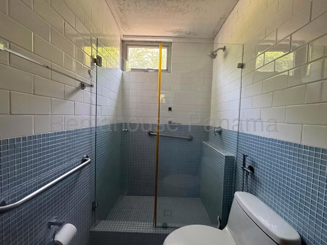 Se Vende Apartamento en Altos de Panama LA27-435