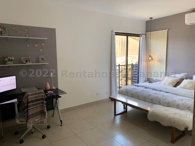 Se Vende Apartamento en Clayton LA27-34